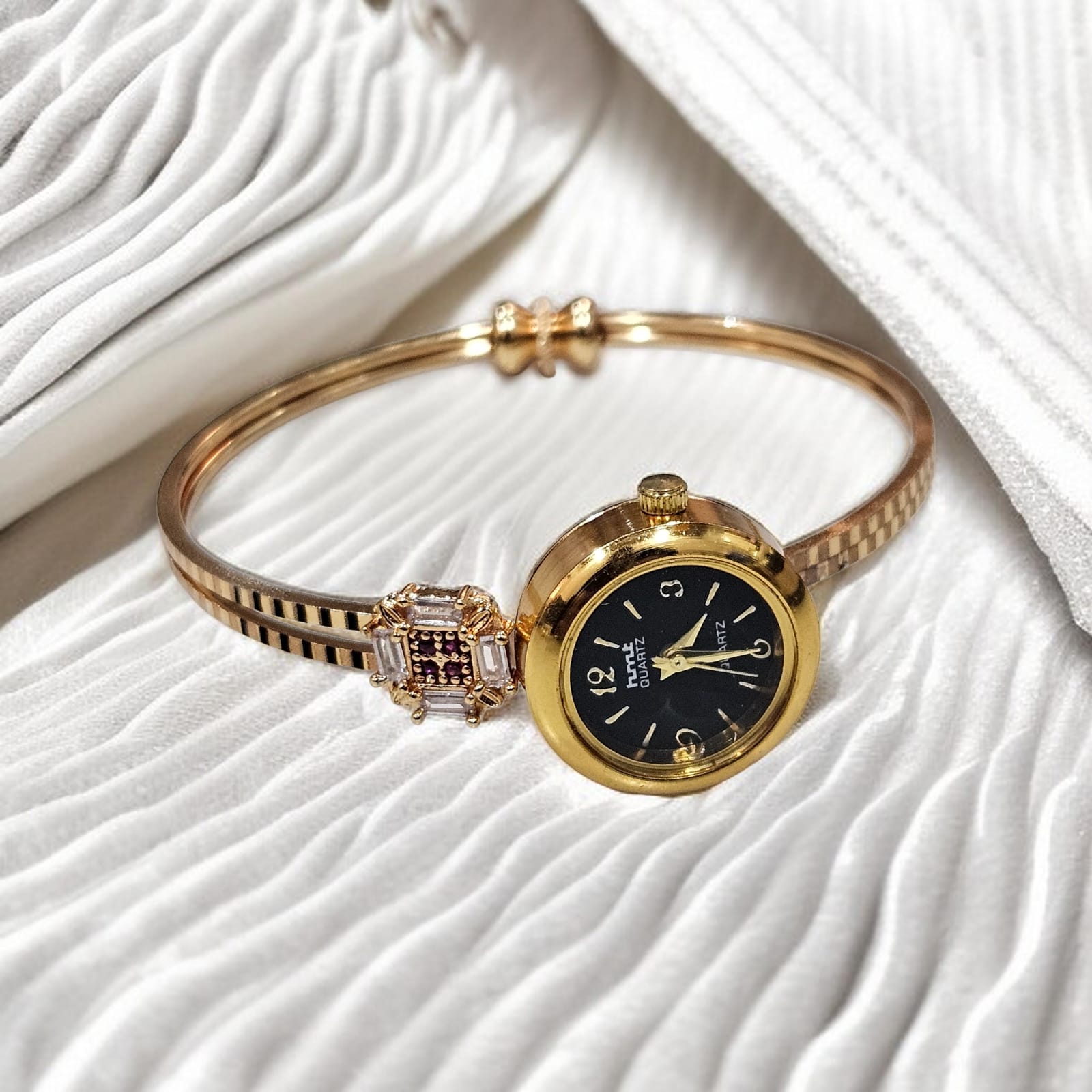 Elegant Gold-Tone Bracelet Watch - Image 2